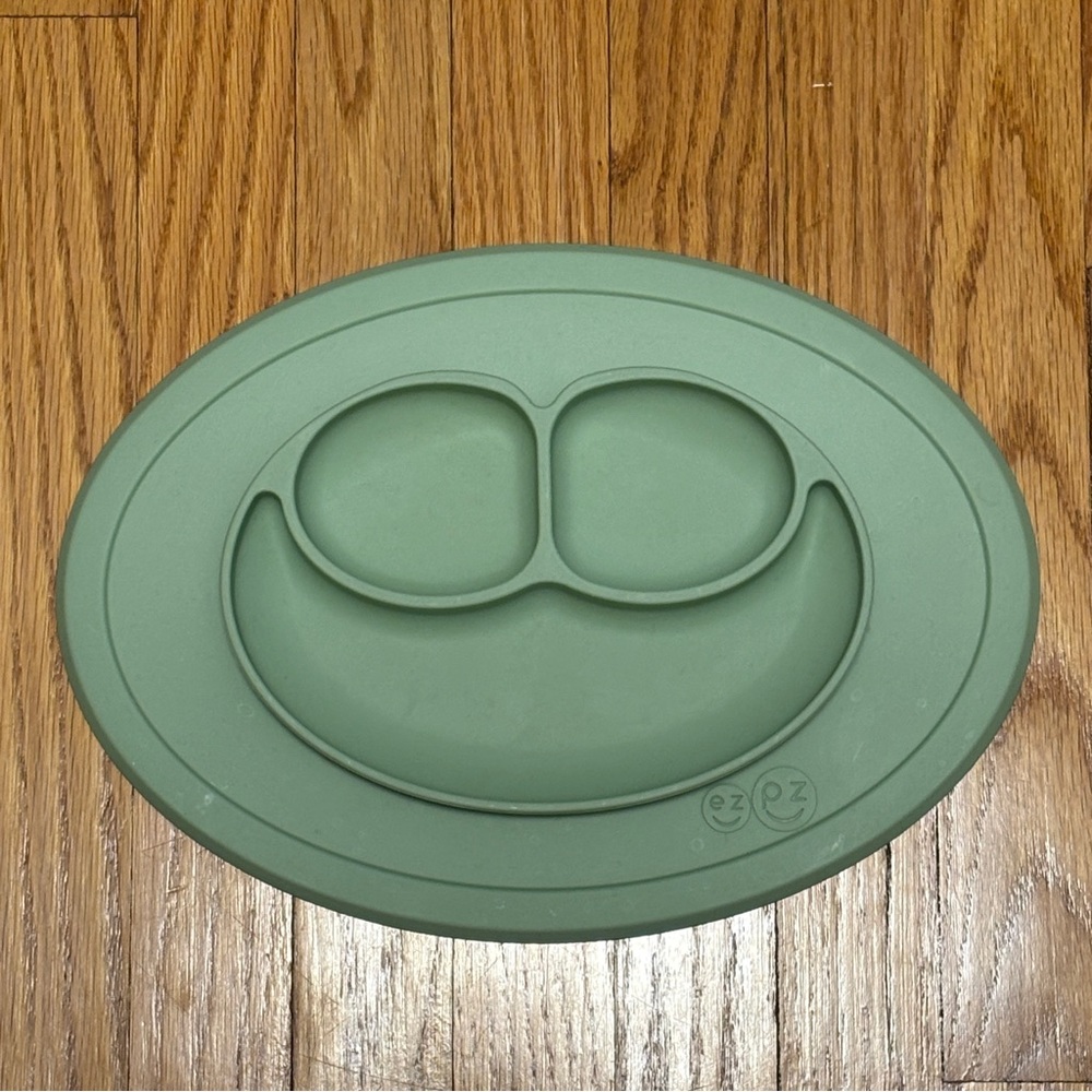 EzPz Silicone Feeding Mat
